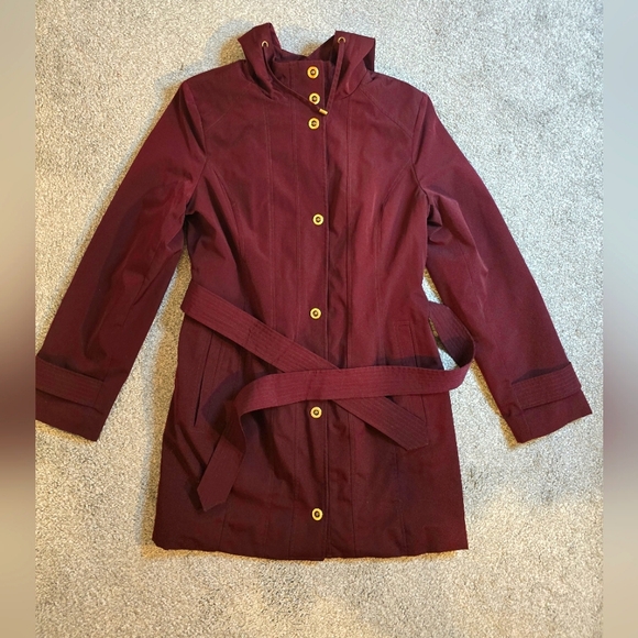 London Fog Jackets & Blazers - London Fog Water Resistant Women's Size Small Burgundy Trench Coat